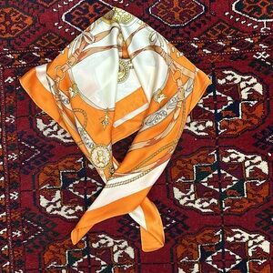 🌺🌺 NWT BEAUTIFUL ORANGE SCARVES 🧣